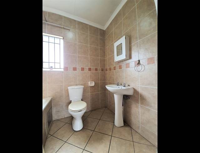 2 BEDROOM APARTMENT TO LET IN VORNA VALLEY